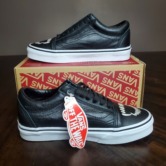 Vans Old Skool Fangs Black Leather Women Size 5 - Picture 2 of 9